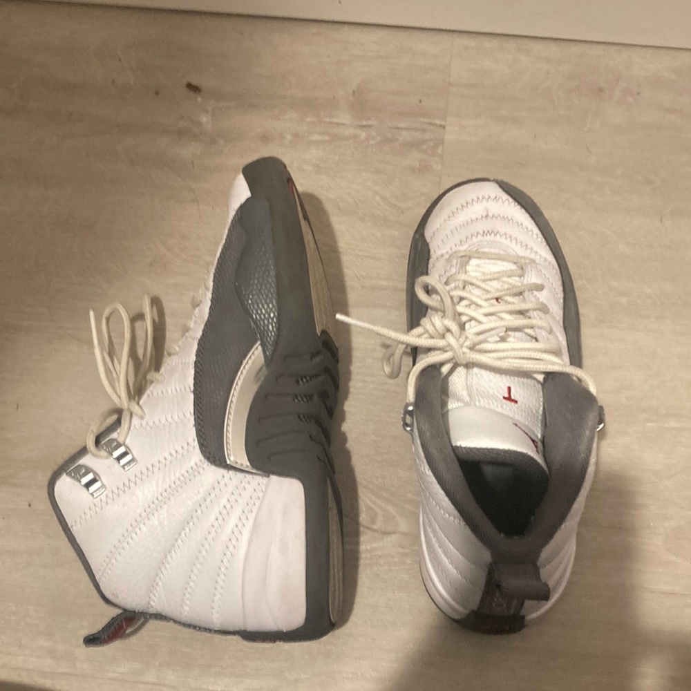 Jordan 23 white and grey